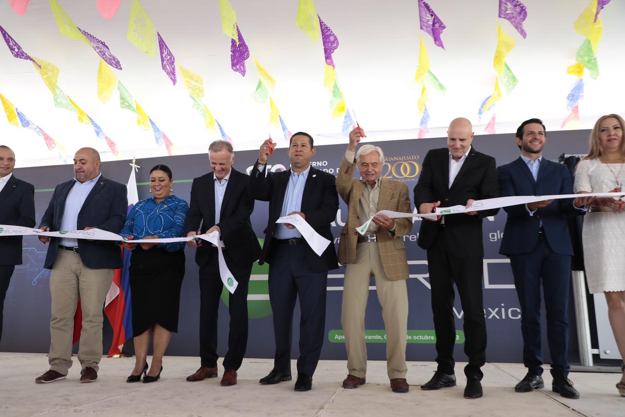 Diego Sinhue Rodríguez Vallejo, gobernador de Guanajuato, inauguró la planta de la empresa de Eslovenia