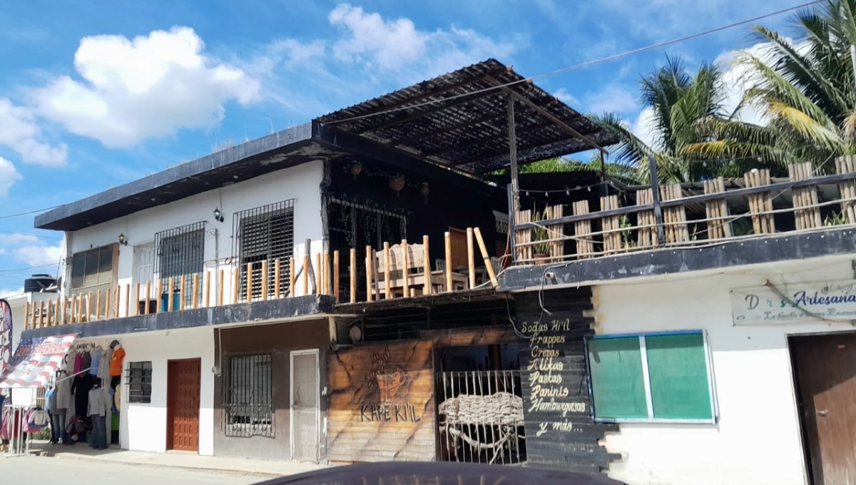 Descubren a ladrón en un restaurante de Escárcega y amenaza al dueño para poder escapar