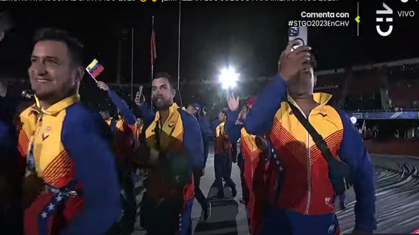 Los contingentes de las naciones participantes desfilaron por el estadio Monumental, en Chile