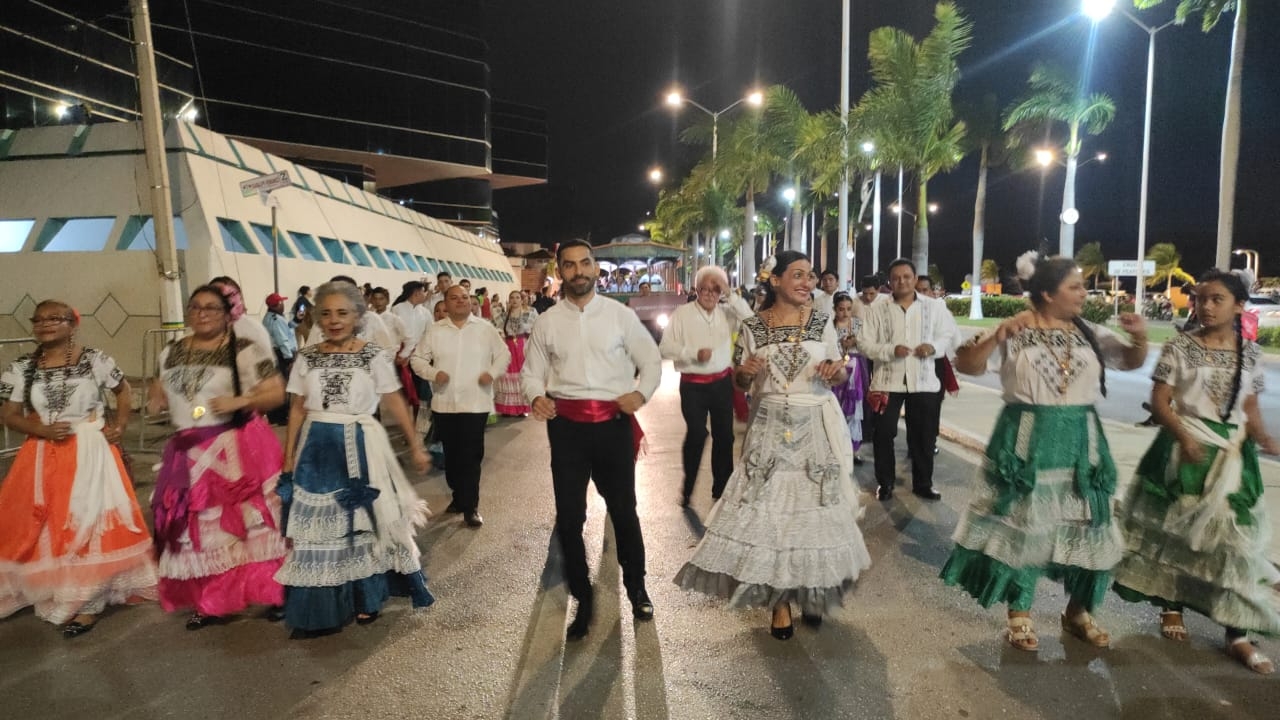 El recorrido termina en La Plaza de la República