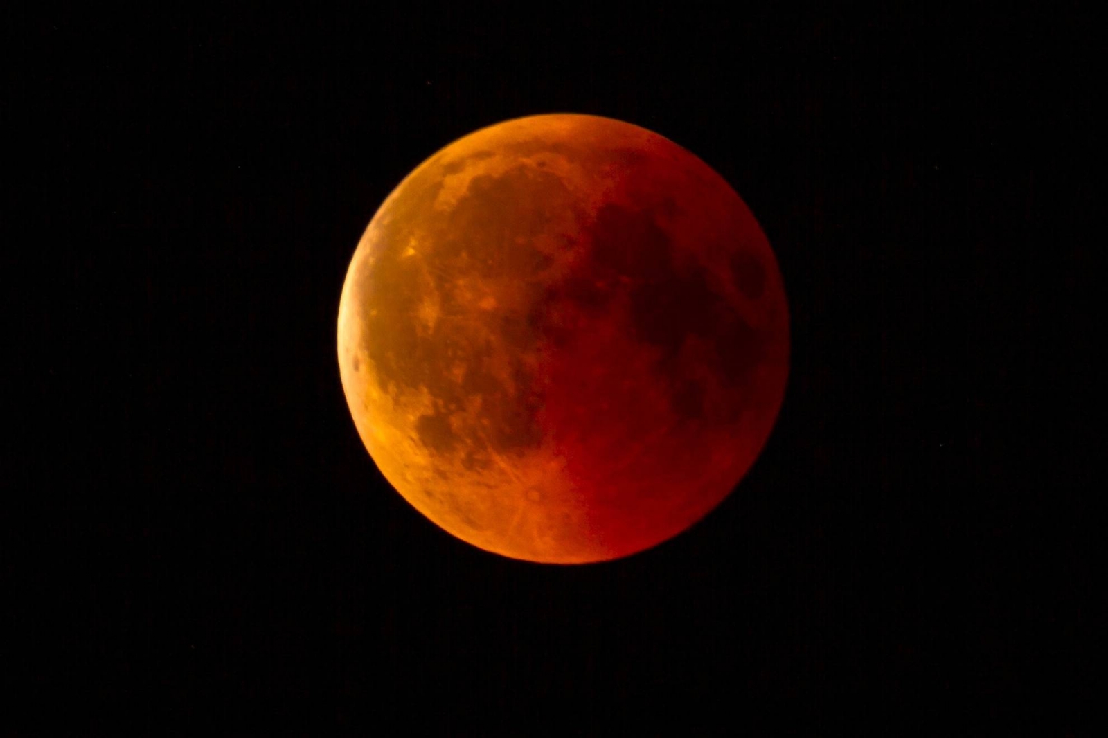 ¿Cuándo es el próximo eclipse lunar 2023?