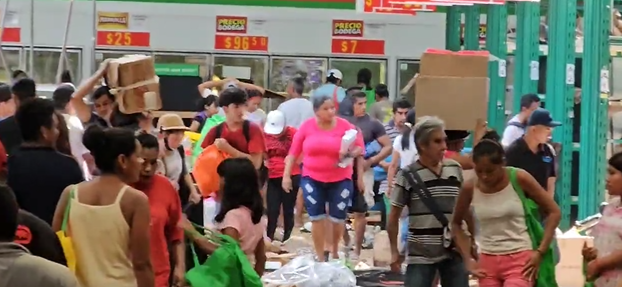 Turistas atrapados en Acapulco saldrán de la ciudad a bordo de autobuses