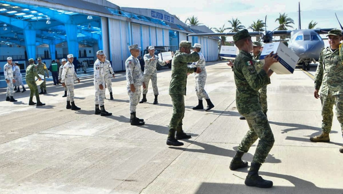 Así opera el puente aéreo de Acapulco para trasladar a turistas varados