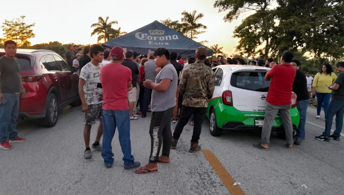 Pobladores de Atasta bloquean calles por más de 24 horas; exigen servicios básicos