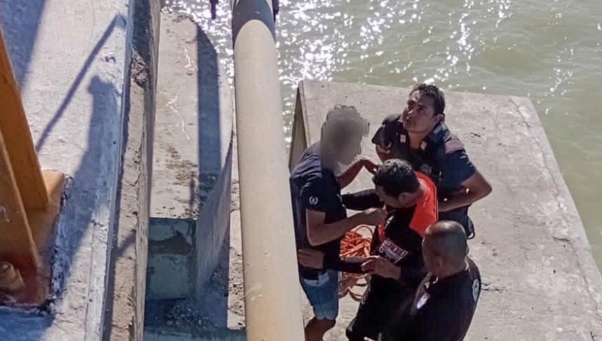 Por depresión, hombre intenta aventarse del puente Zacatal en Ciudad del Carmen