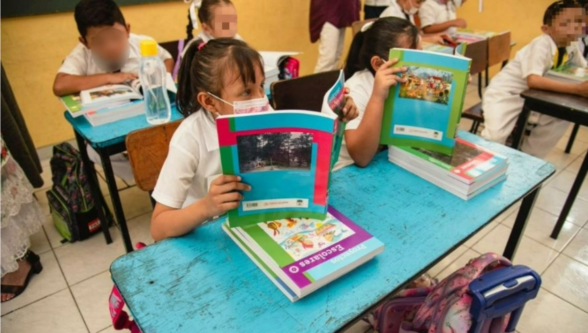Nuevos libros de texto en Quintana Roo permanecen en aulas tras acuerdo con padres