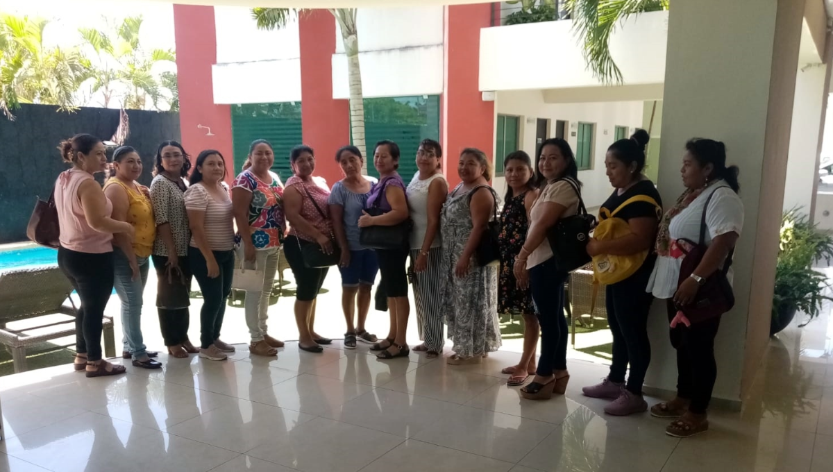 Trabajadoras del hogar en Chetumal protestan ante el Congreso