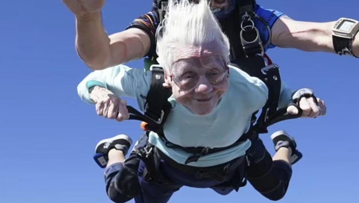 Muere abuelita paracaidista de 104 años sin obtener su Récord Guinness