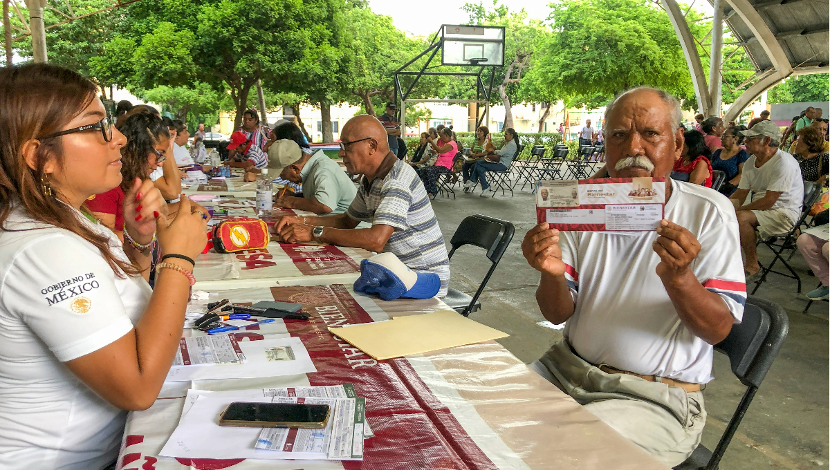 Inicia la entrega de tarjetas del Bienestar a abuelitos de Cancún