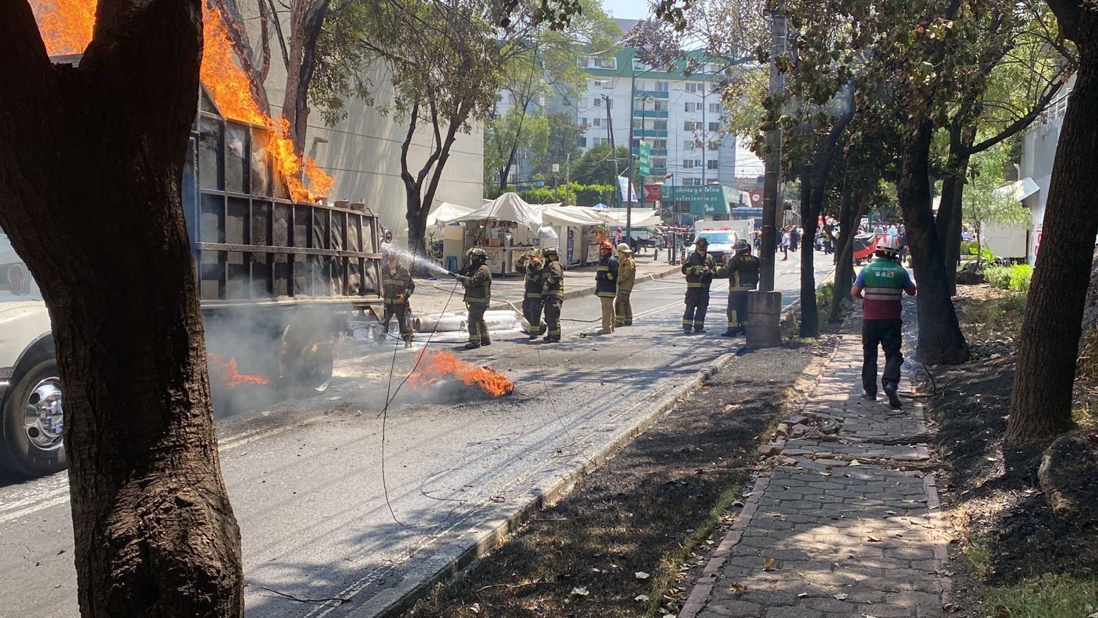 Bomberos de la CDMX combatieron el incendio