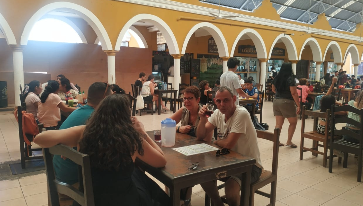 Turistas dejan derrama económica luego de degustar platillos regionales en Valladolid