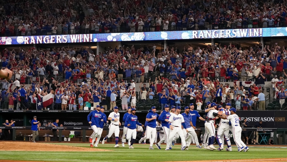 Rangers de Texas anotan 5 carreras y se coronan como campeones de la Serie Mundial