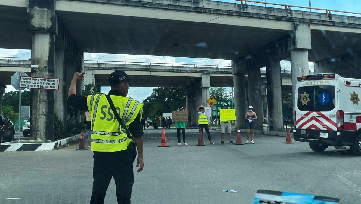 En las pancartas piden a las autoridades su intervención