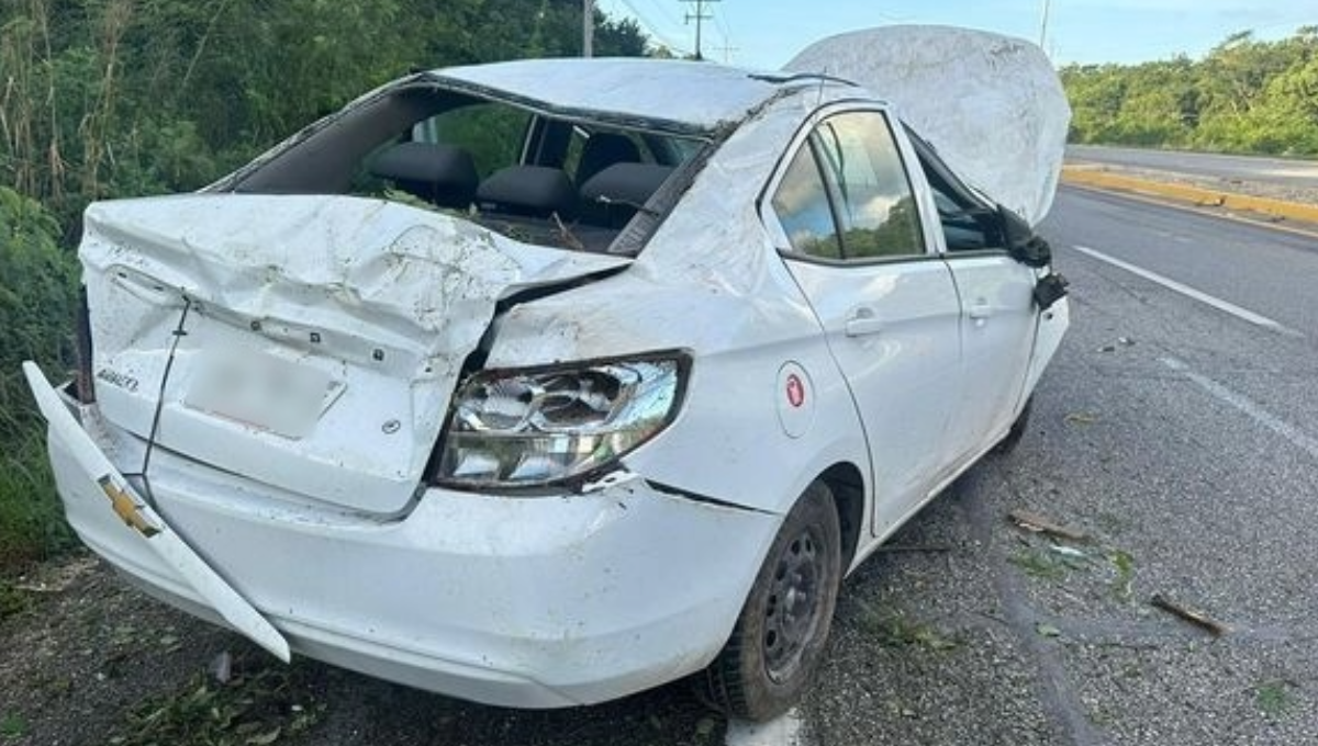 Extranjero vuelca por exceso de velocidad en Carretera Federal 307 de Playa del Carmen