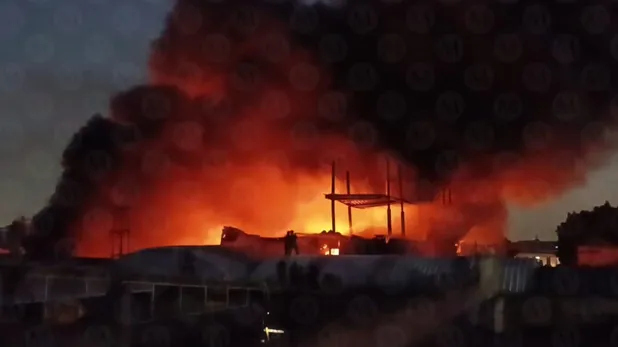 Estos son los primeros reportes de la bodega de calzados que se quema en Tepito