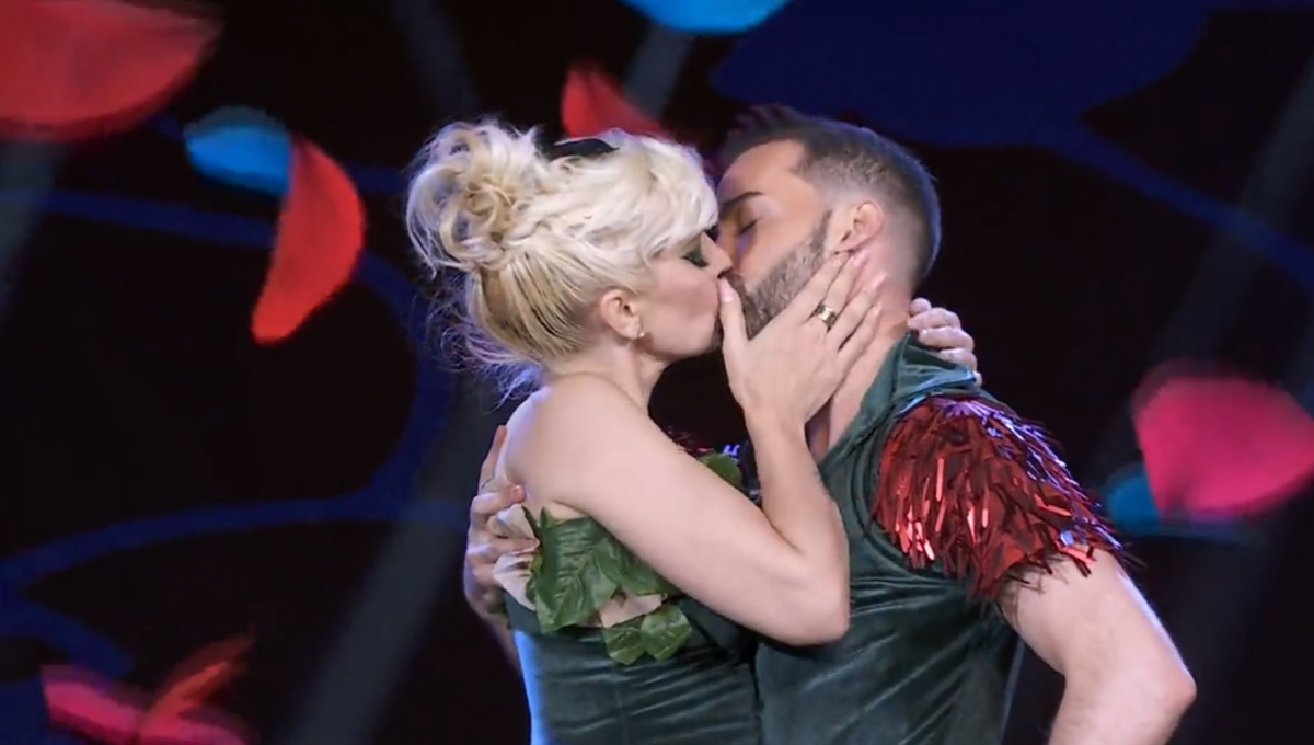 El apasionado beso de Isabel Madow y Roberto Carlo en Las Estrellas Bailan en Hoy 2023: VIDEO