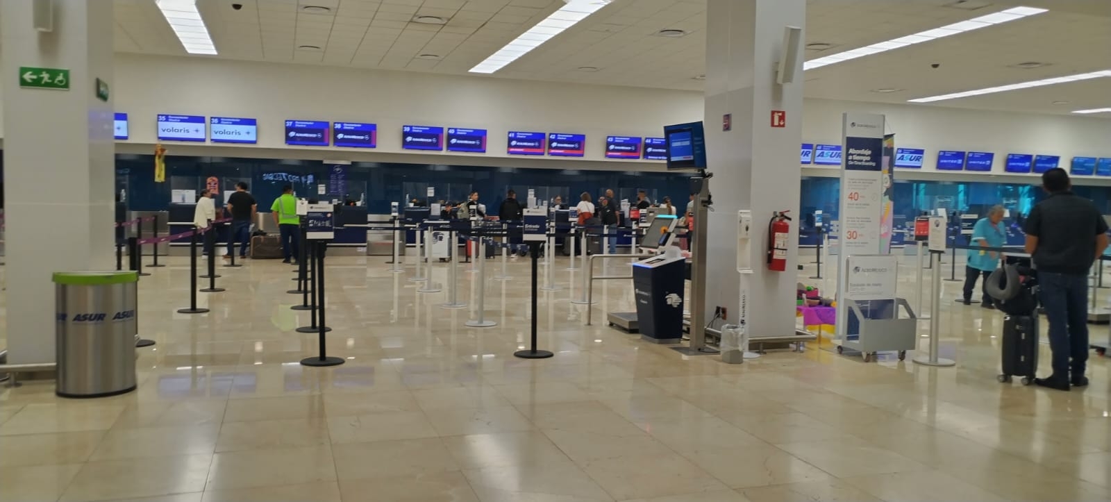 Día de Muertos causa baja afluencia de viajeros en el aeropuerto de Mérida