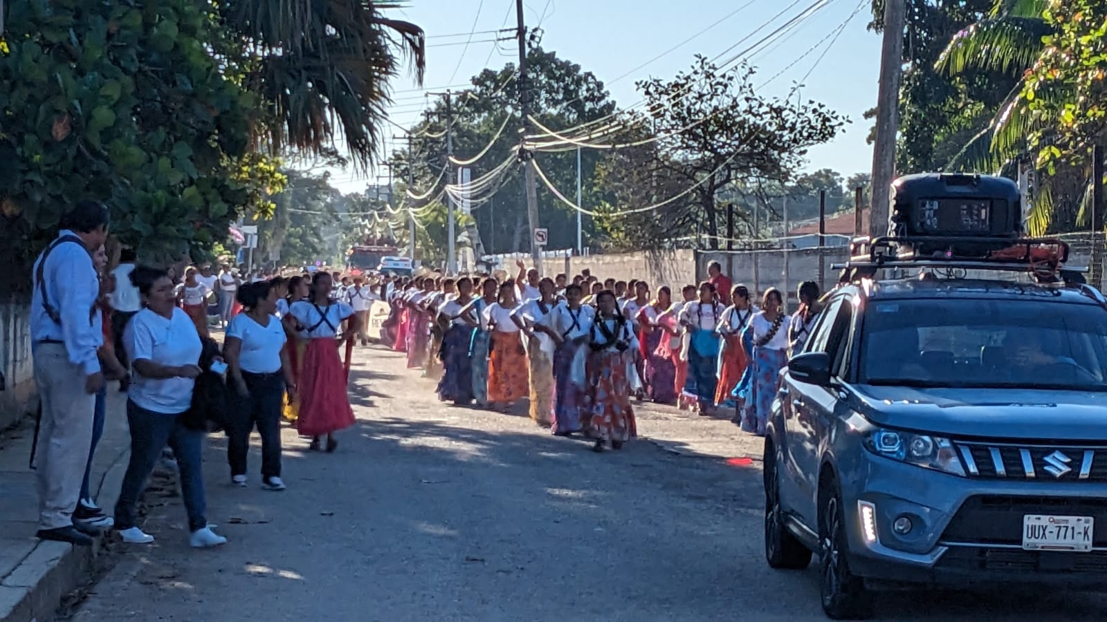 Inicia desfile por la Revolución Mexicana en José María Morelos