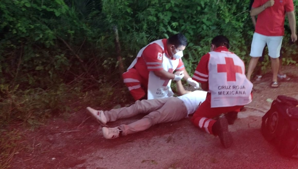 Motociclista se accidenta en una curva peligrosa en Felipe Carrillo Puerto