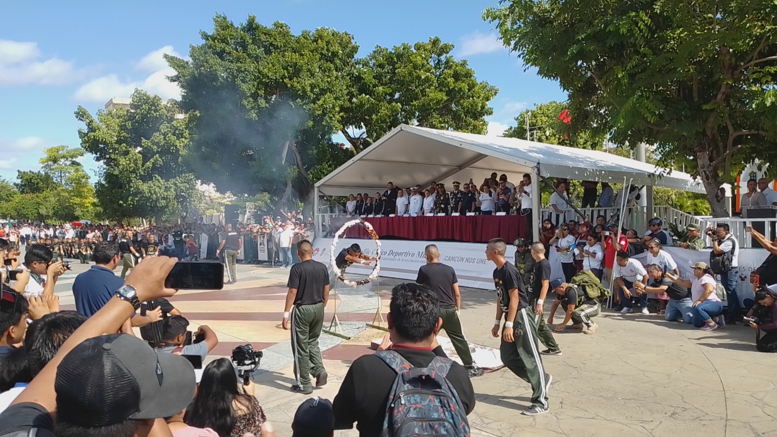 El recorrido tardó varias horas generando que algunos menores se desmayaran