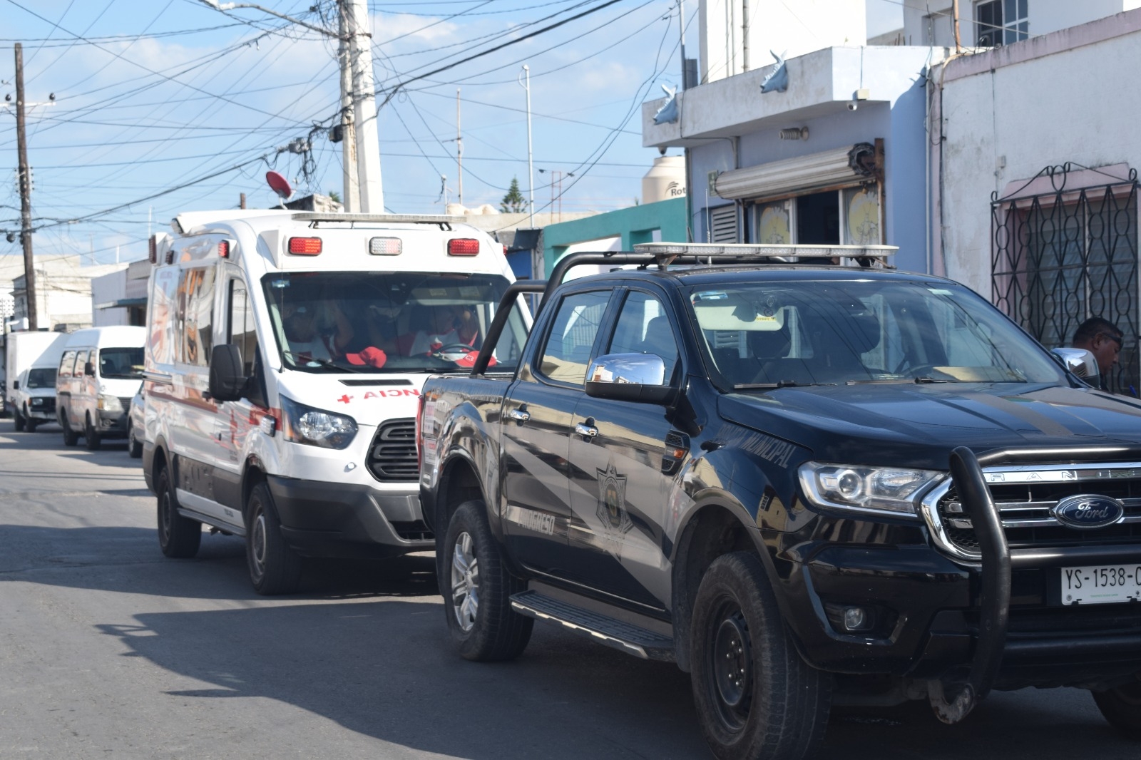 El motociclista fue atendido por paramédicos tras presentar heridas