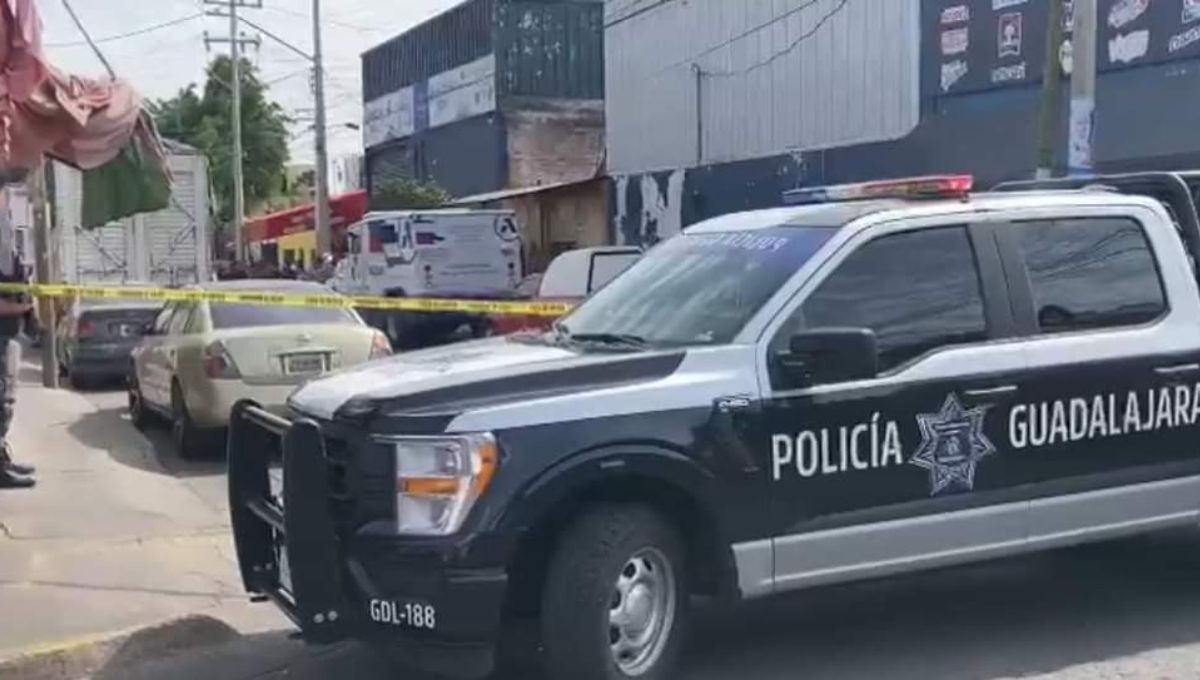 Guadalajara: Ladrones matan a custodios de camioneta de valores y huyen con millonario botín