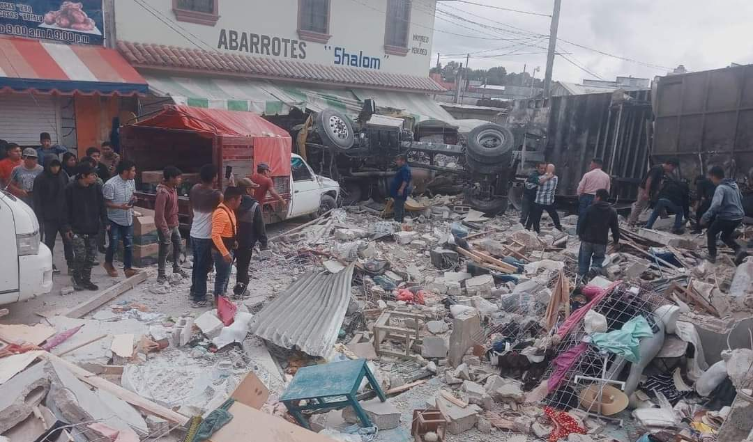 Los daños causados por el tráiler son bastantes