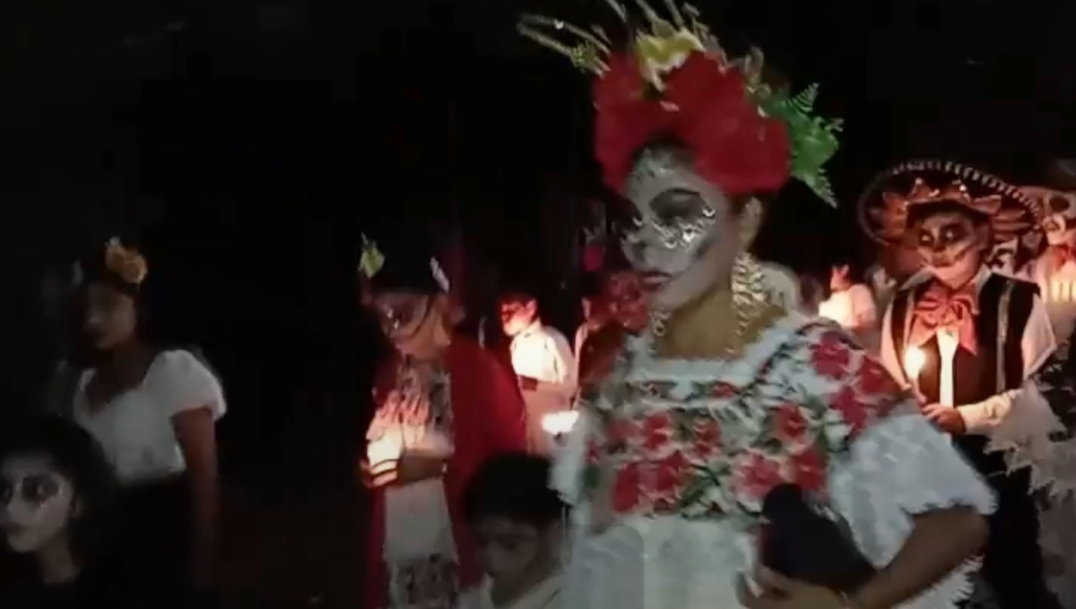 La noche continuó con la actividad denominada Pasarela de los Santos