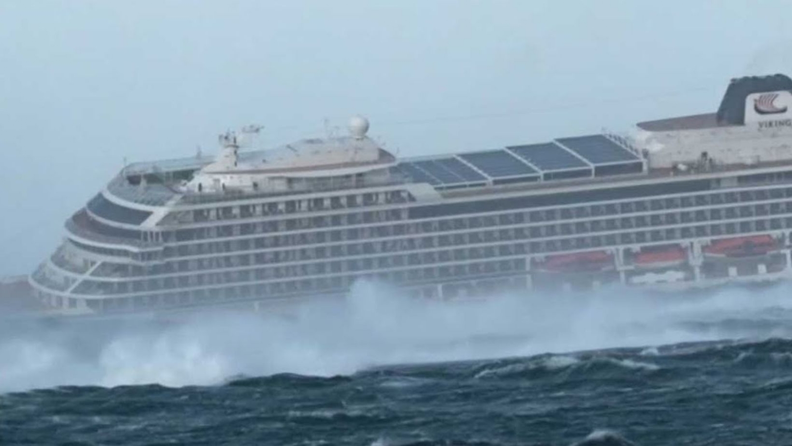 Pasajeros de un crucero resultan heridos tras impacto de tormenta en alta mar