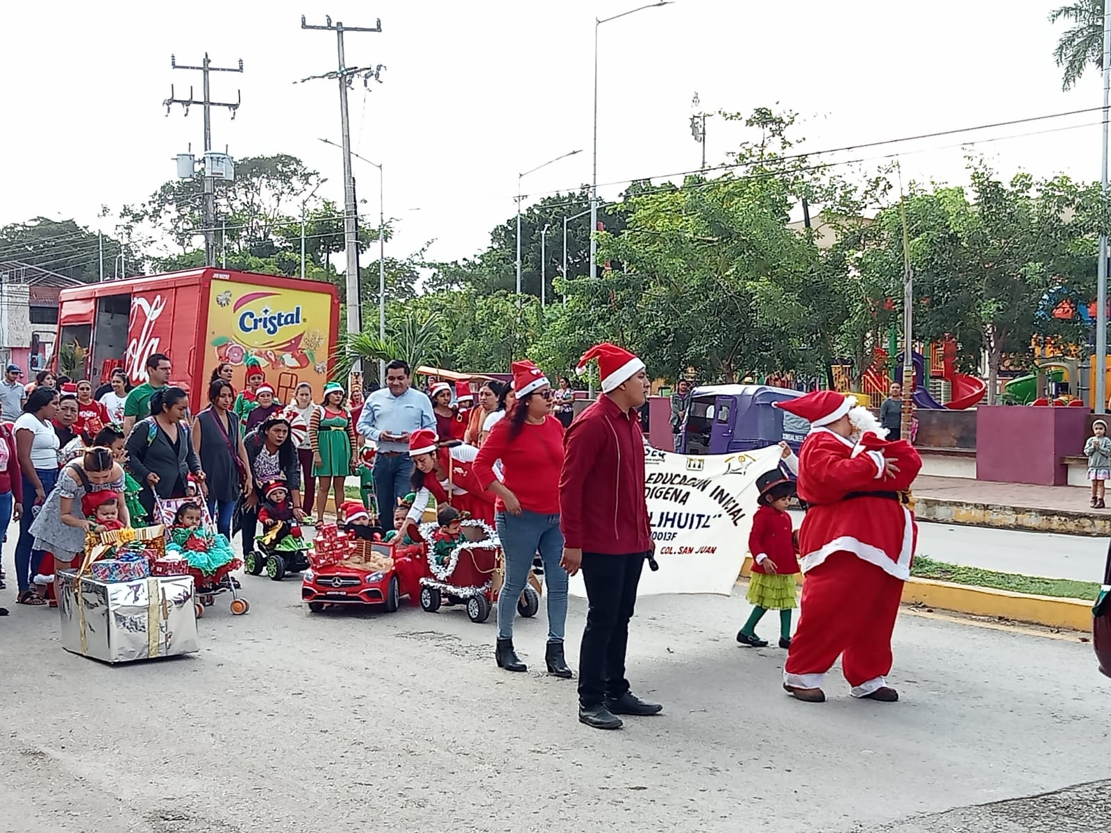 Celebran caravana navideña de niños de educación inicial en José María Morelos