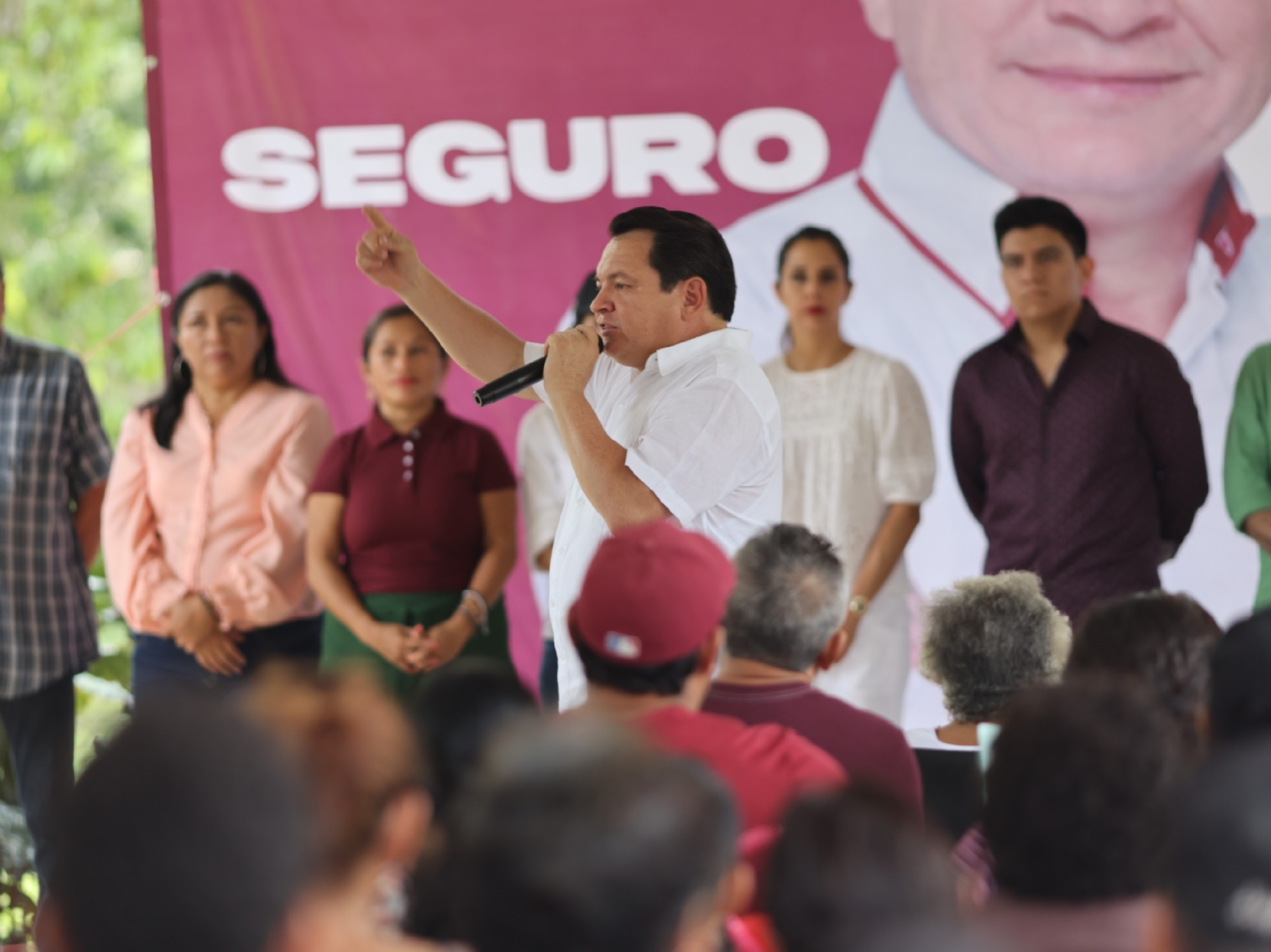 Joaquín Díaz Mena visita Chocholá y asegura que el bienestar llegará a todos en Yucatán