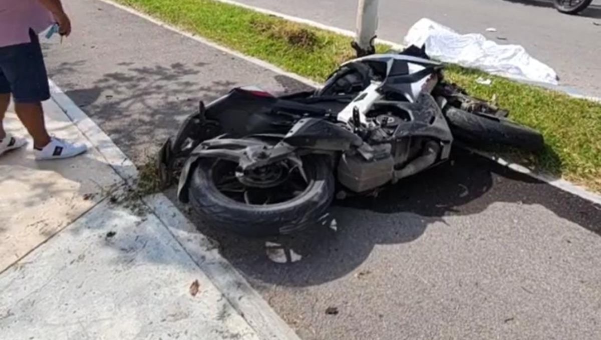 El motociclista murió tras el fuerte impacto