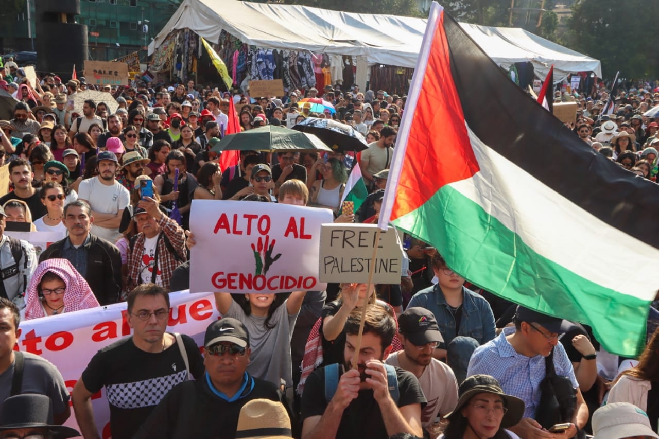 Los manifestantes piden que termine el ataque en contra de Palestina