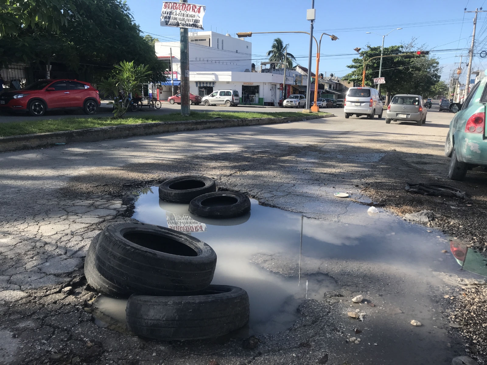 Cancún, de paraíso caribeño a destino lleno de baches y basura