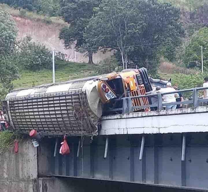 Cerca de 16 personas murieron en Nicaragua este sábado en un accidente automovilístico