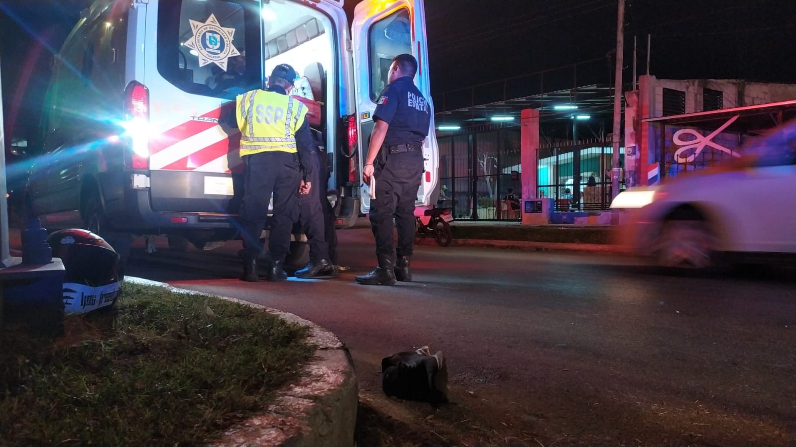 El motociclista recibió atención médica por parte de paramédicos