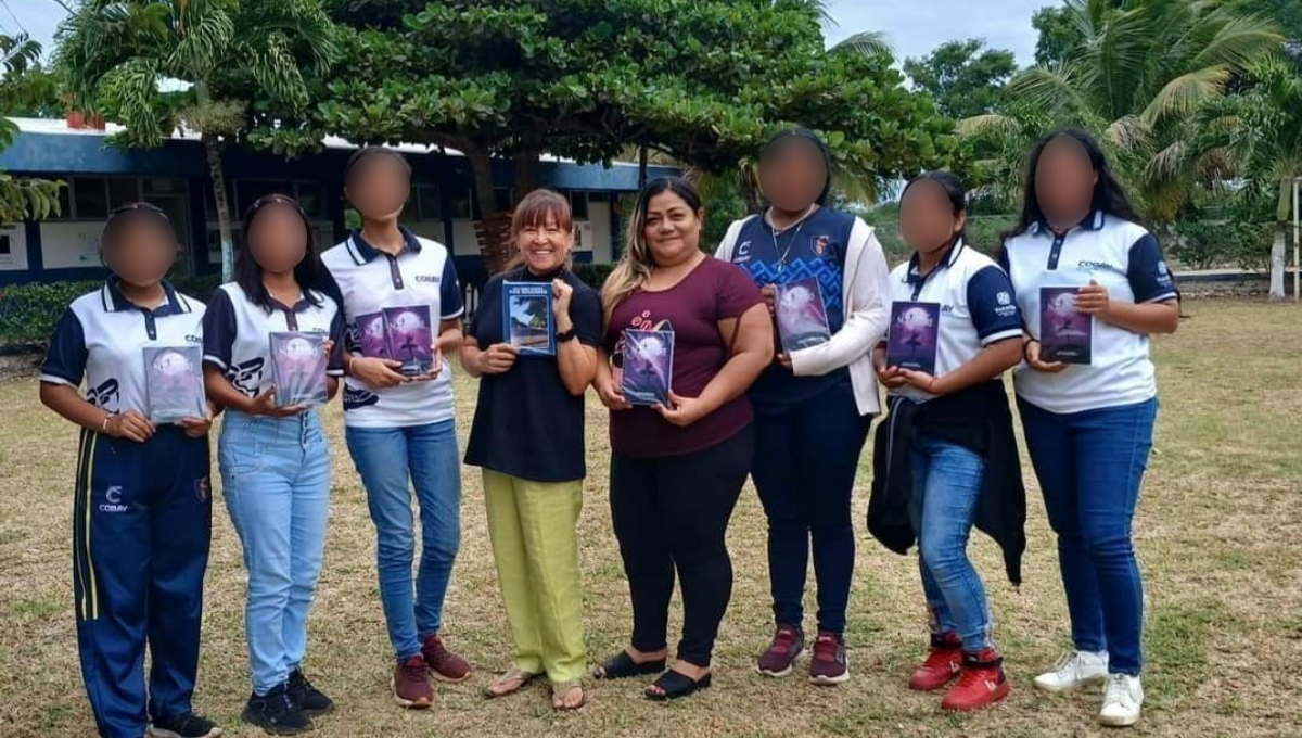 Jóvenes ofrecen taller de escritura creativa en municipios de Yucatán