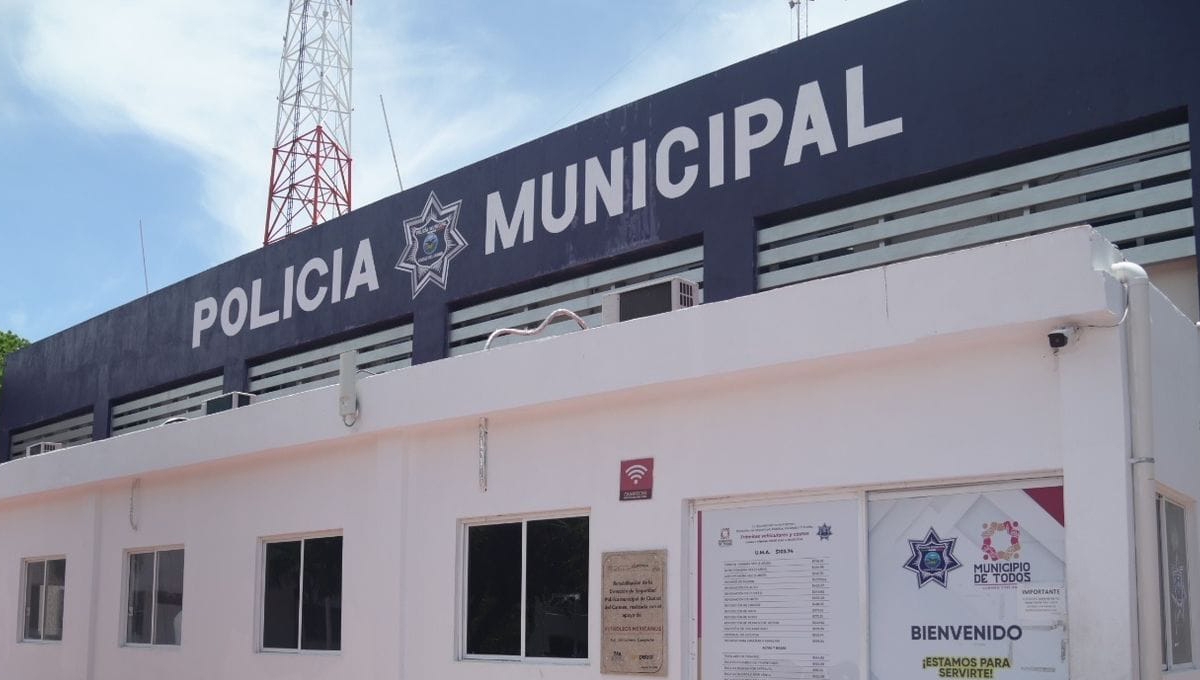 Policía de Ciudad del Carmen asegura un vehículo con reporte de robo