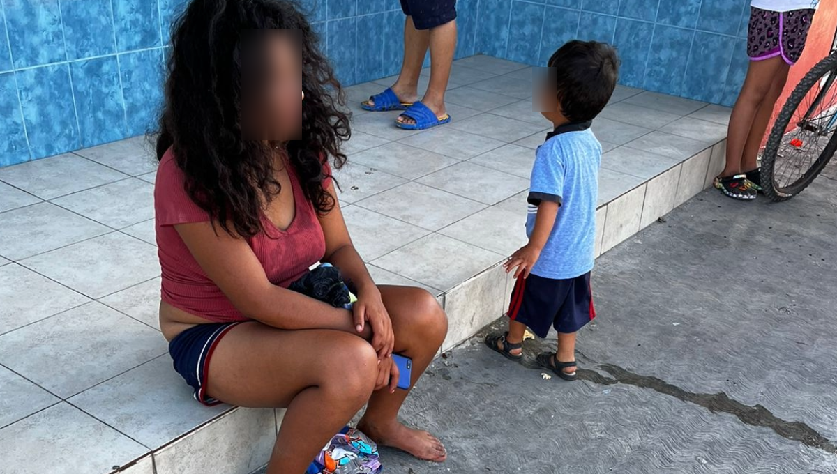 Auxilian a una mujer que deambulaba con niño de tres años en Cancún