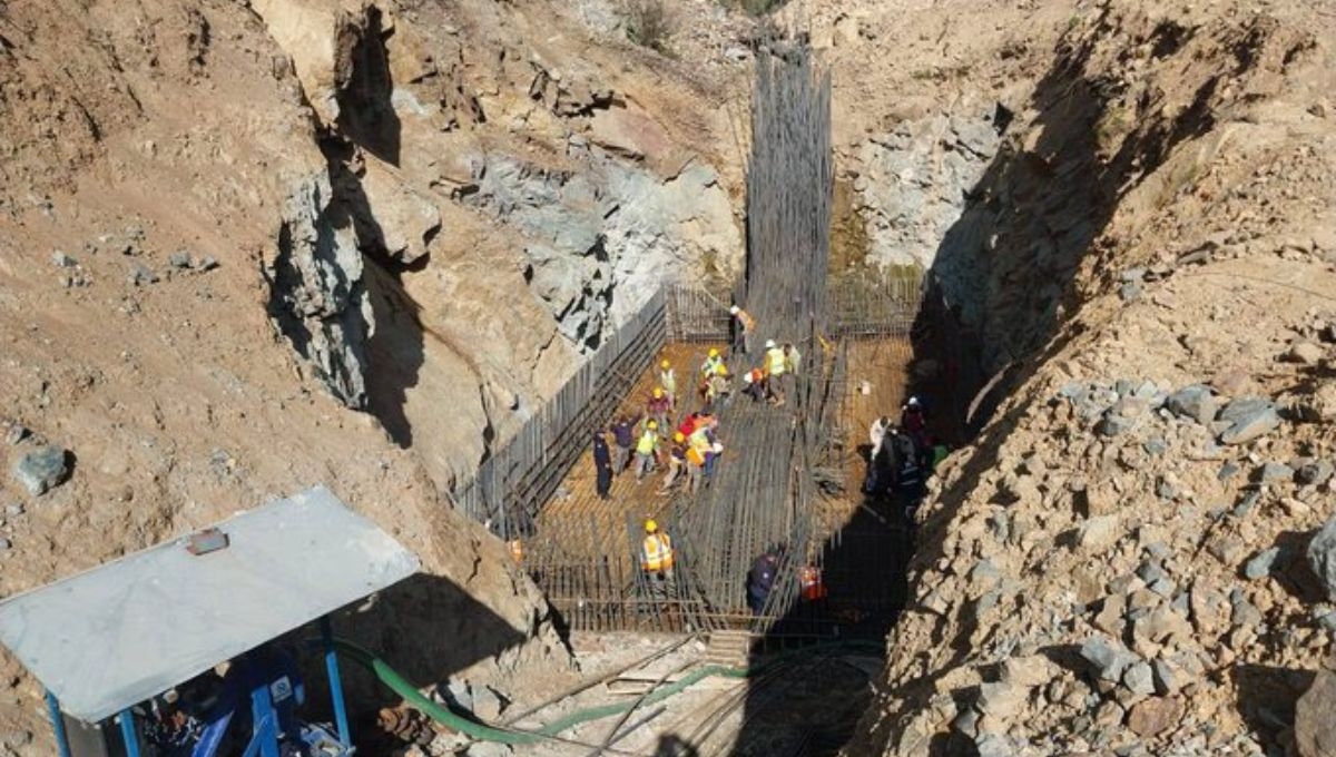 Un accidente con una de las estructuras de la carretera Real del Monte-Huasca en Hidalgo, dejó un trabajador muerto y 6 más lesionados, dos de ellos de gravedad