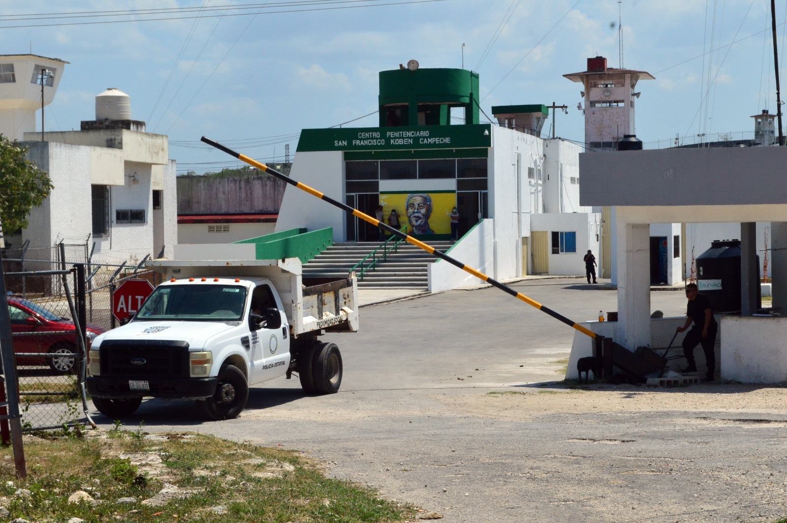 Dictan prisión preventiva a policía de Campeche acusado de robar dinero a un ciudadano