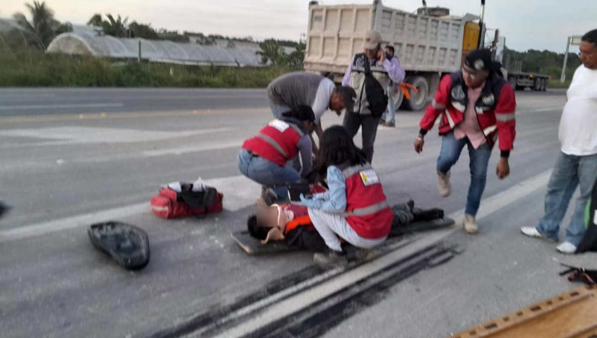 En este lugar los médicos procedieron a a estabilizarlo y debido a la gravedad tuvo que ser canalizado a un hospital