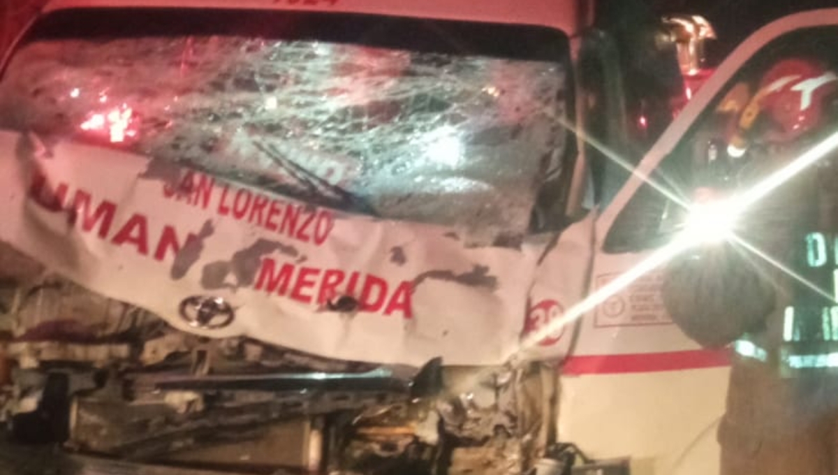 El conductor de la combi quedó prensado en el impacto