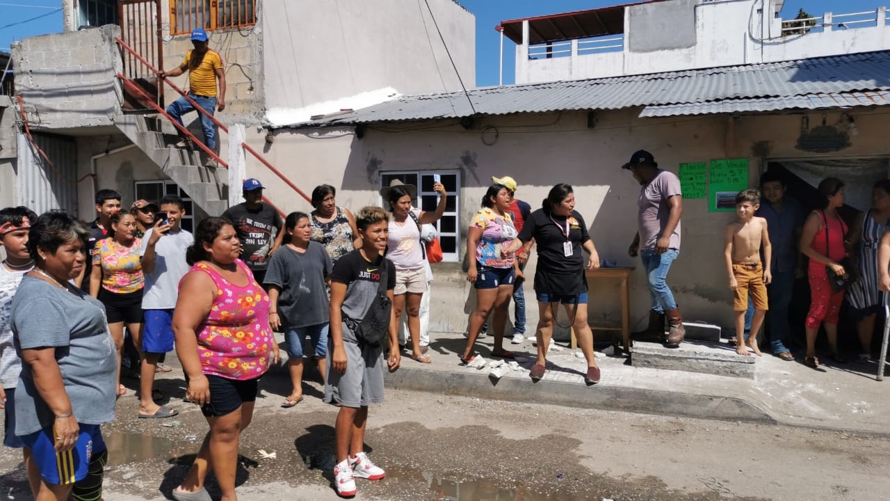 El desalojo a una familia de abuelitos se frustró gracias a los  vecinos de la colonia Renovación en Ciudad del Carmen