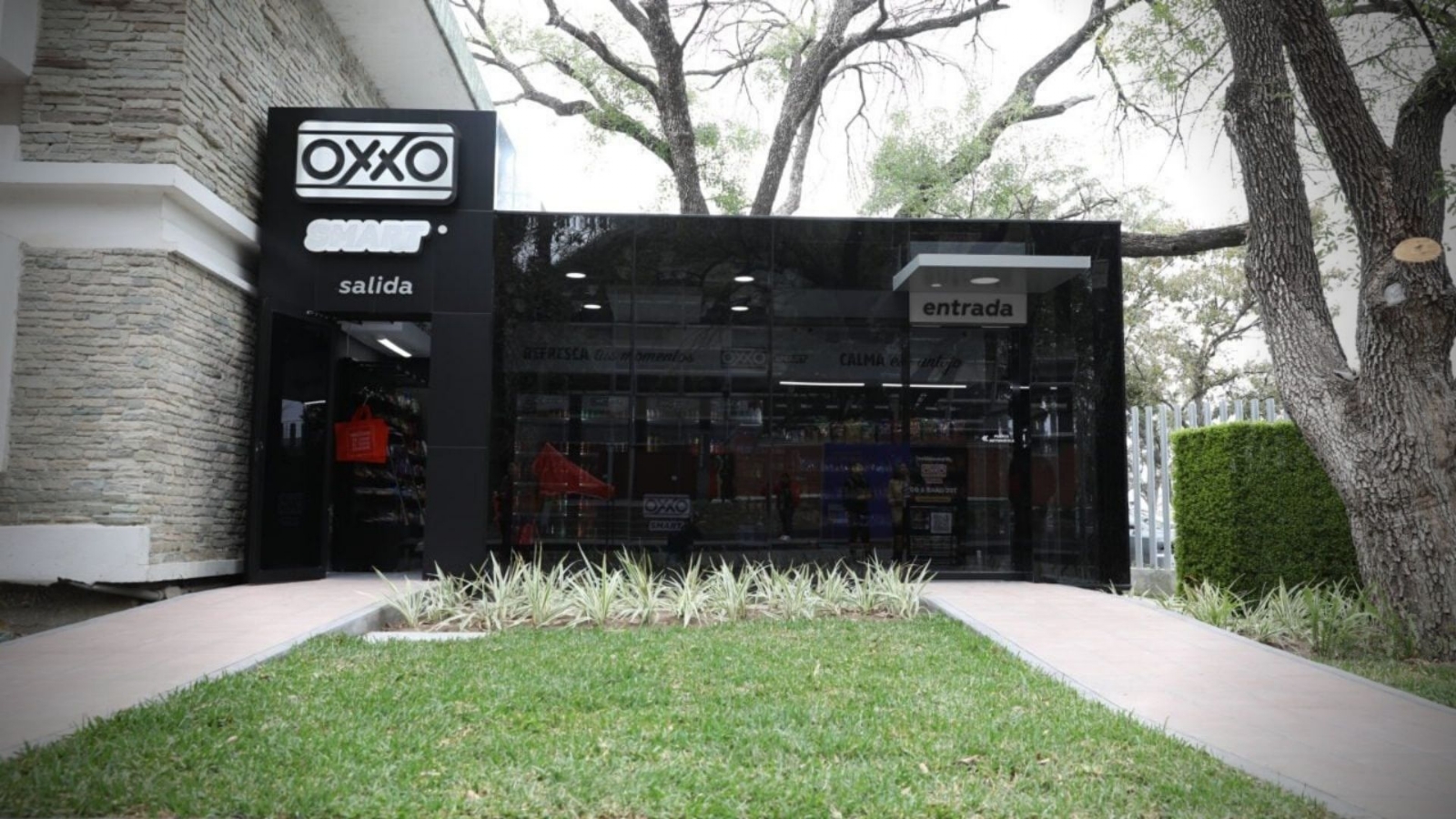 Oxxo abre su primera tienda Grab & Go; cuenta con inteligencia artificial