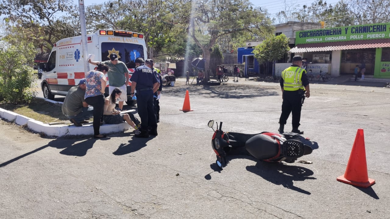Motociclista se estrella contra un camión al Sur de Mérida