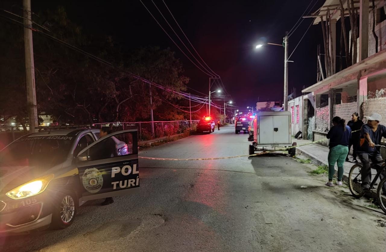 Comando armado balea a un hombre en Chetumal