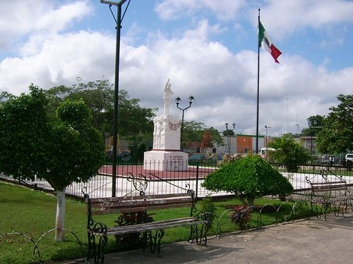 El ejemplar solo estuvo unos minutos en el lugar y después regresó al monte