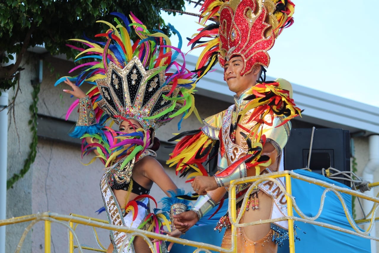 El Carnaval de Cancún arrancó con la presencia de 40 carros alegóricos