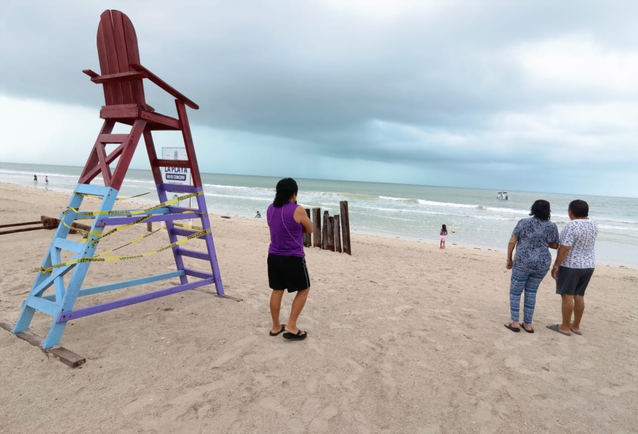 Frente Frío 33 'ahuyenta' a turistas en Pig Beach en Progreso: VIDEO